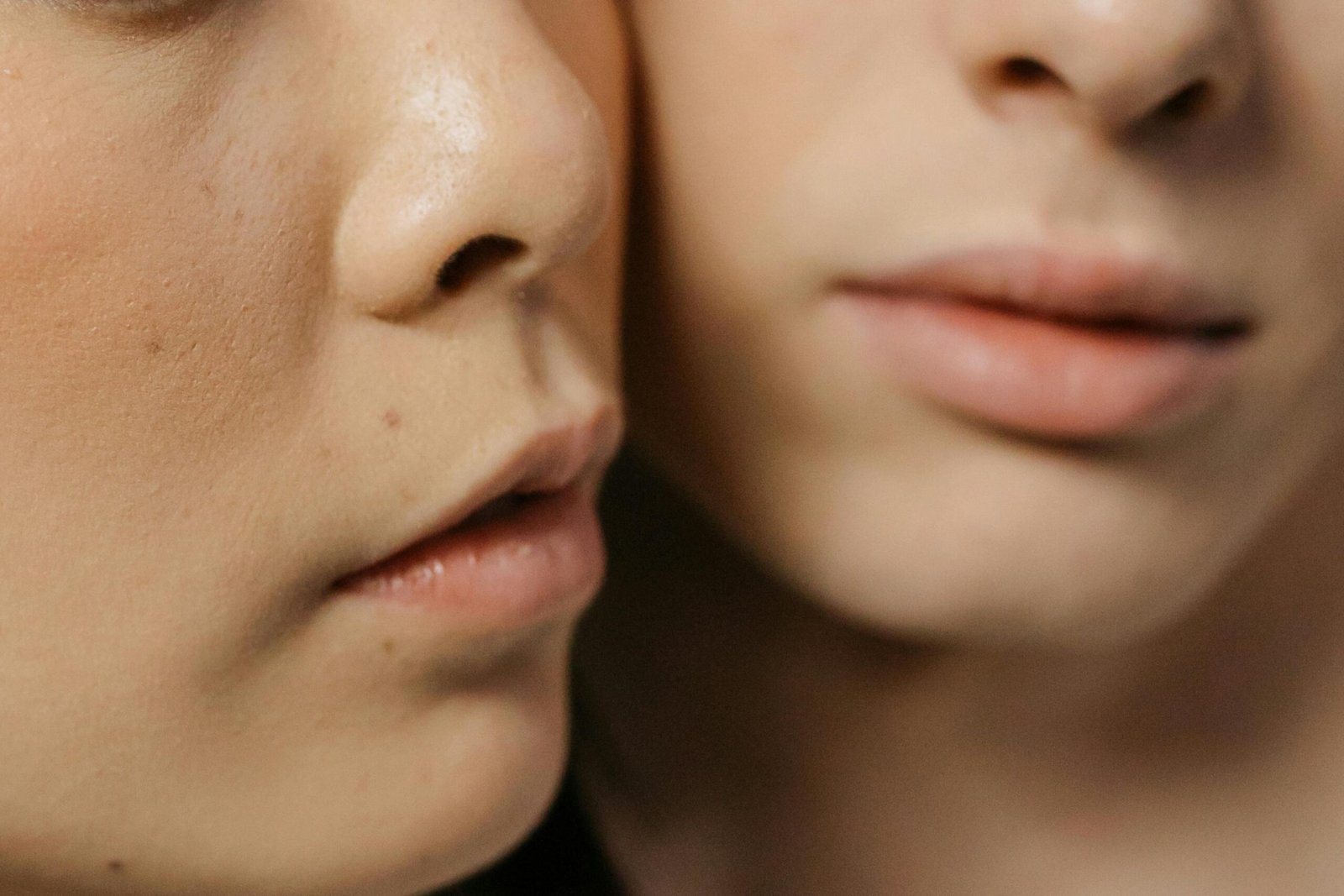 Perempuan dengan Kulit Bertekstur